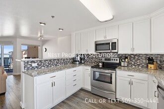 2900 W Marina Dr in Moses Lake, WA - Building Photo - Building Photo