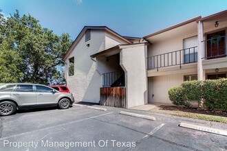 6910 Hart Ln-Unit -Unit 207 in Austin, TX - Building Photo - Building Photo