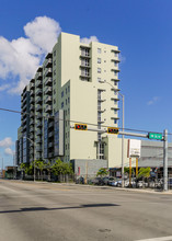 Pinnacle Heights in Miami, FL - Building Photo - Building Photo