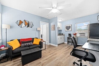 401 S Mars Ave in Clearwater, FL - Building Photo - Building Photo