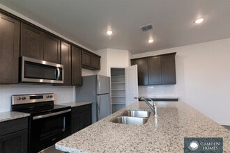 6493 Rd 5503 in Cleveland, TX - Building Photo - Building Photo