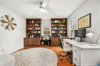 395 Thayer Pond Rd in Wilton, CT - Building Photo - Building Photo