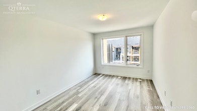 35 Spry Ln in Barrie, ON - Building Photo - Building Photo
