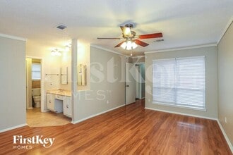 613 W Castle Harbour Dr in Friendswood, TX - Building Photo - Building Photo