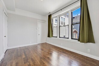2341 W Charleston St in Chicago, IL - Building Photo - Building Photo