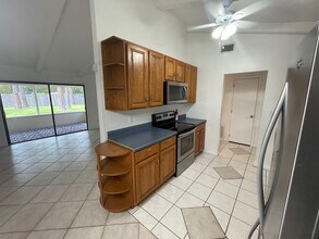 2526 NW 54th Blvd in Gainesville, FL - Building Photo - Building Photo