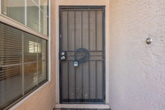 10527 W Windsor Blvd in Glendale, AZ - Foto de edificio - Building Photo