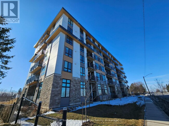 101 Golden Eagle Rd in Waterloo, ON - Building Photo - Building Photo