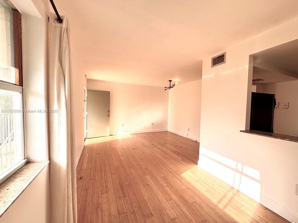 650 NE 61st St in Miami, FL - Building Photo