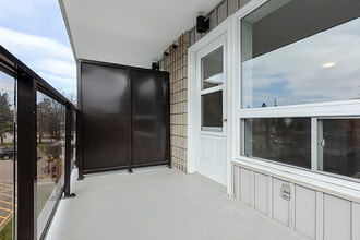 Gloria Gardens in North Bay, ON - Building Photo - Building Photo