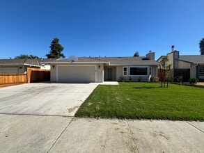 631 Clearview Dr in Hollister, CA - Building Photo - Building Photo