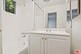 1140 N Clark St in West Hollywood, CA - Building Photo - Building Photo