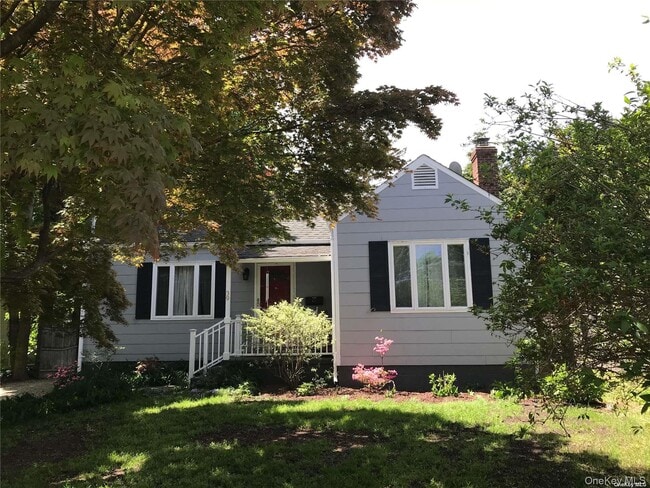 property at 39 W 7th St