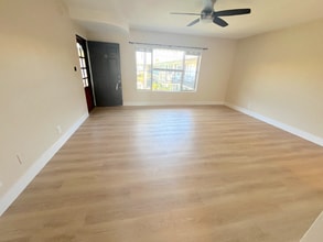 2115 Placentia Ave in Costa Mesa, CA - Building Photo - Building Photo
