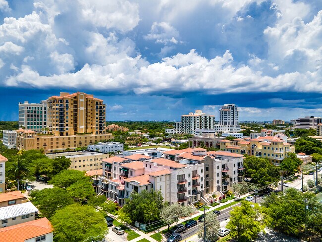 Village Park in Coral Gables, FL - Building Photo - Building Photo