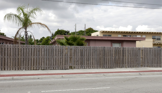 The Legacy in Riviera Beach, FL - Building Photo - Building Photo