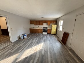 748 Miami St-Unit -748 Rear in Urbana, OH - Foto de edificio - Building Photo