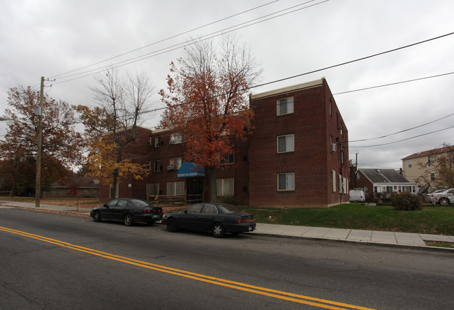 1106 Eastern Ave NE in Washington, DC - Foto de edificio - Building Photo