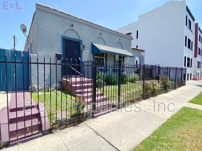 736 N Gramercy Pl in Los Angeles, CA - Building Photo - Building Photo