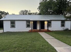 1440 Jackson St in New Braunfels, TX - Building Photo