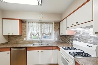 709 Cypress Dr in Kenai, AK - Building Photo - Building Photo