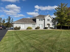 551 83rd St in Burr Ridge, IL - Building Photo