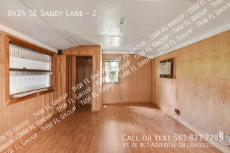 8424 SE Sandy Ln in Hobe Sound, FL - Building Photo - Building Photo