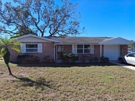 5412 Golden Nugget Dr in Holiday, FL - Building Photo