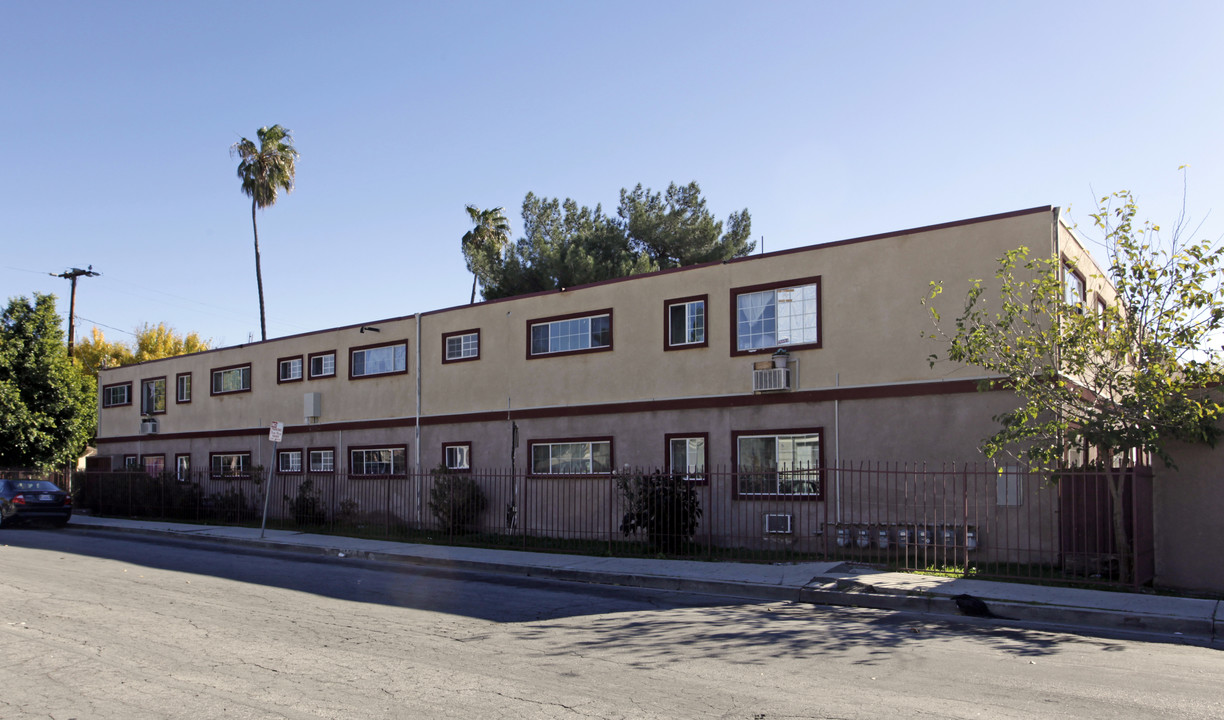 1616-1624 2nd St in San Fernando, CA - Building Photo