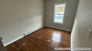 121 George St, Unit 2 in Boston, MA - Building Photo - Building Photo