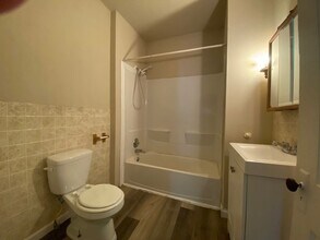 557-559-559 E Madison Ave in Springfield, OH - Building Photo - Building Photo