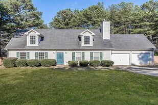 215 Carlin Ct in Mcdonough, GA - Building Photo