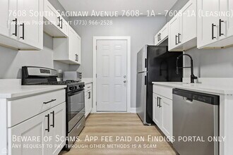 7608 S Saginaw Ave in Chicago, IL - Building Photo - Building Photo