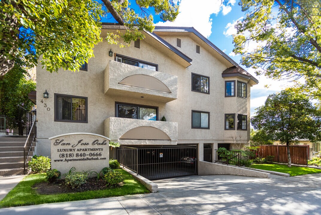 430 E San Jose Ave in Burbank, CA - Building Photo