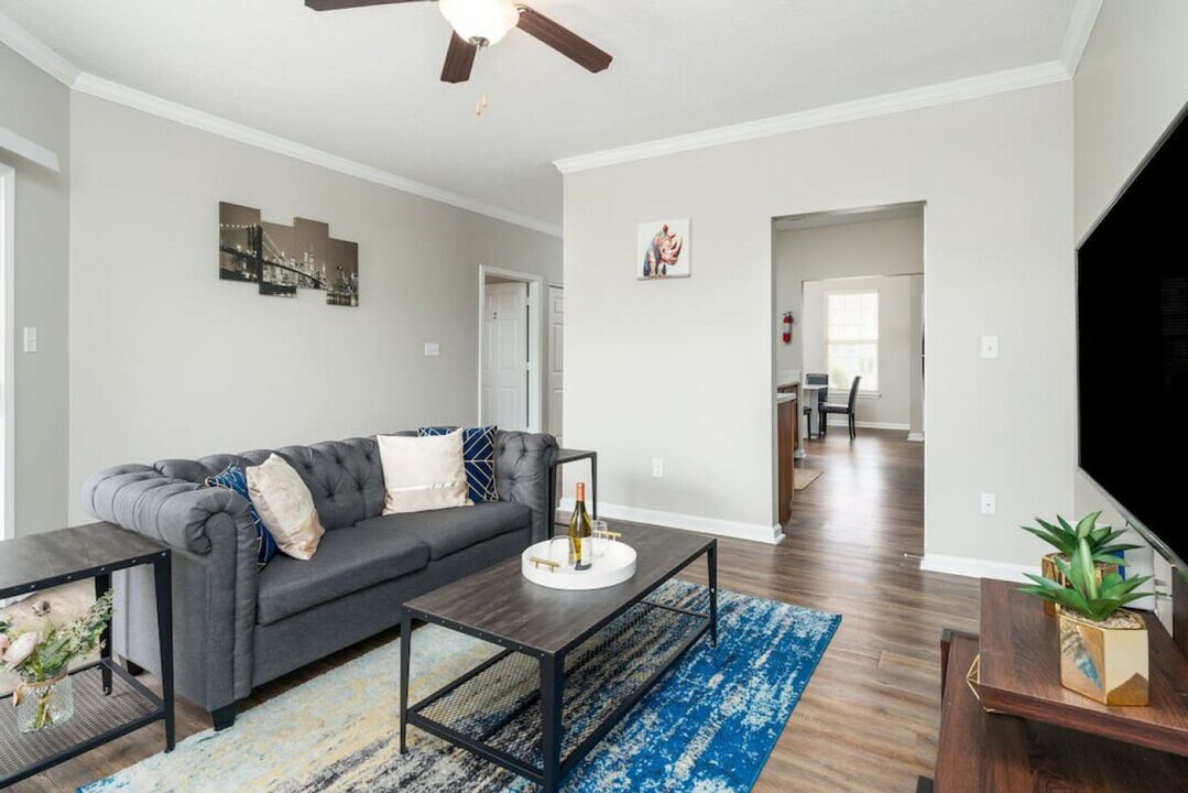 65 Balmoral Way in Greenwood, IN - Building Photo
