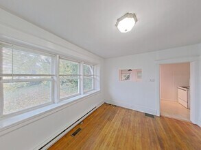 2710 Woodlawn St-Unit -2710 A in Harrisburg, PA - Foto de edificio - Building Photo