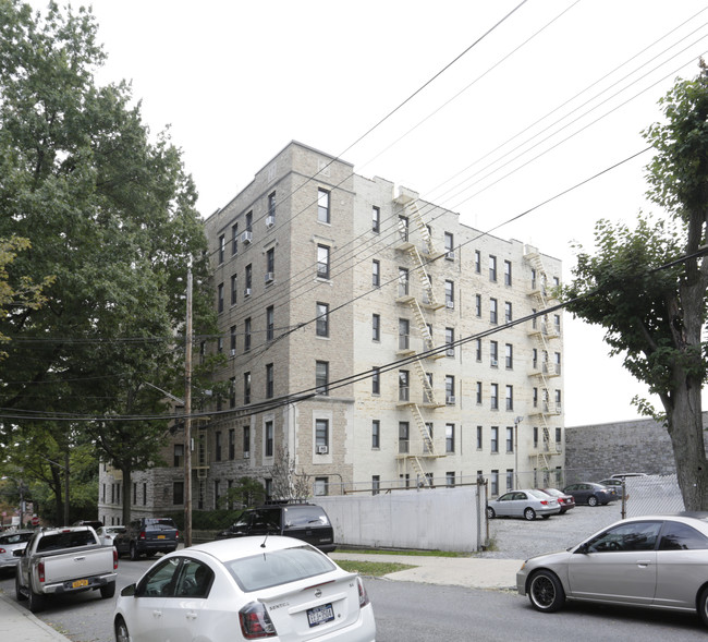 360 E 234th St in Bronx, NY - Building Photo - Building Photo