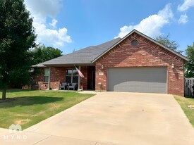 610 Hawthorn Way in Centerton, AR - Building Photo
