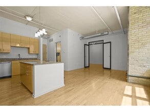 290 Market St in Minneapolis, MN - Building Photo - Building Photo