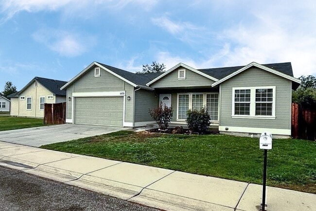 1435 N Inez Pl in Meridian, ID - Building Photo - Building Photo