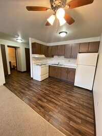 Southwood Apartments in Fargo, ND - Building Photo - Building Photo