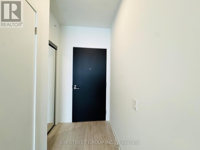 39 Mary St in Barrie, ON - Building Photo - Building Photo