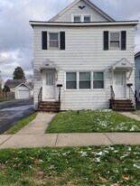 241 Nichols Ave, Unit Second floor plus 3rd fl in Syracuse, NY - Building Photo