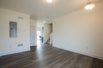3744 Castle Dr in Dover, PA - Building Photo - Building Photo