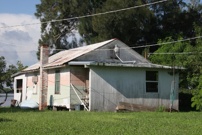 3304 W Shell Point Rd in Ruskin, FL - Building Photo - Building Photo