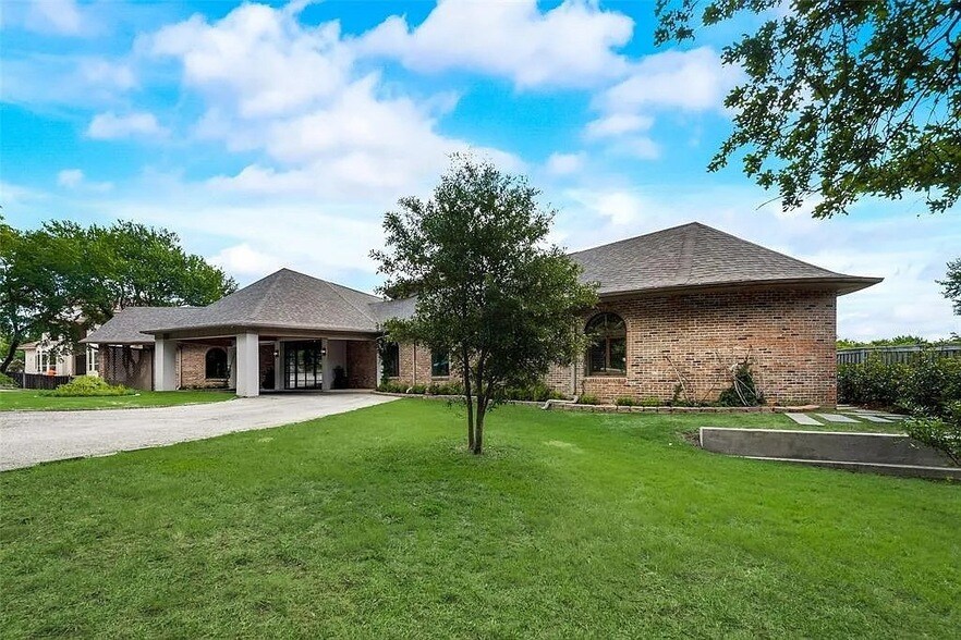 8542 Meadowbrook Dr in Fort Worth, TX - Building Photo