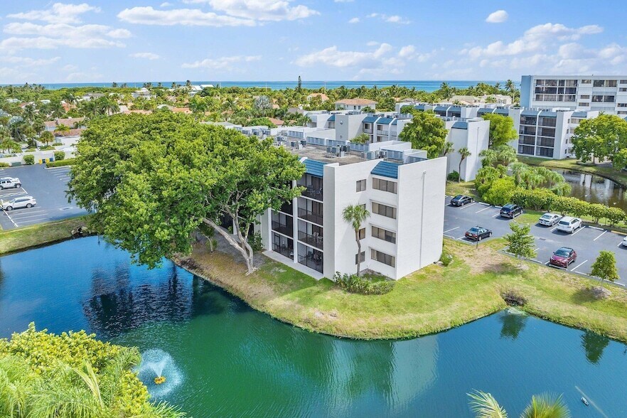 1605 S US Hwy 1, Unit C205 in Jupiter, FL - Building Photo