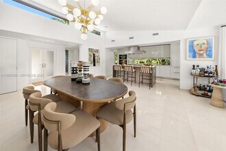 5815 N Bay Rd in Miami Beach, FL - Building Photo - Building Photo