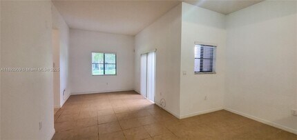 22811 SW 88th Pl in Cutler Bay, FL - Building Photo - Building Photo