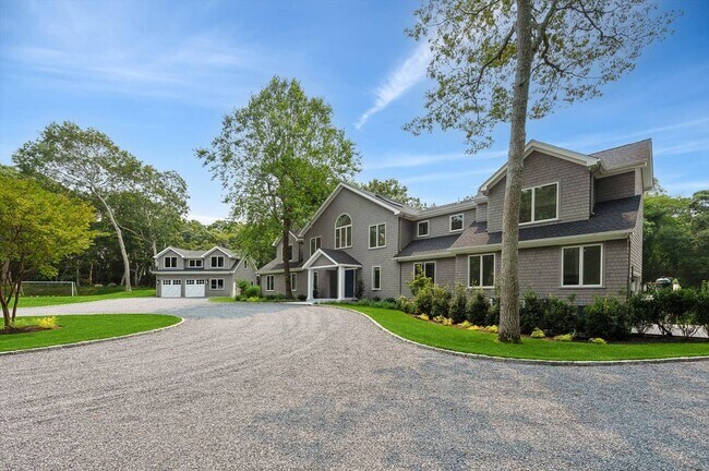 28 Old Meeting House Rd in Quogue, NY - Foto de edificio - Building Photo